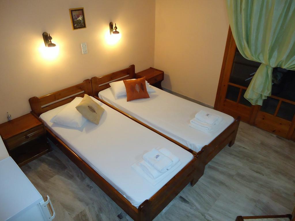 Hotel Sweetmemory à Agia Marina  Extérieur photo