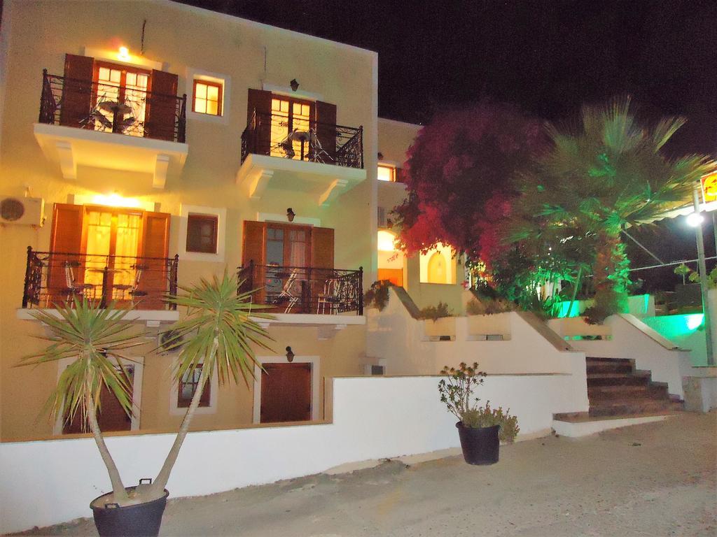 Hotel Sweetmemory à Agia Marina  Extérieur photo